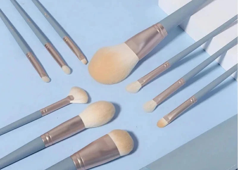 Kit de 10 Pincéis Profissionais para Maquiagem com estojo – Perfeitos para Esfumar e Contornar